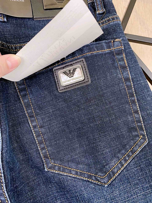 ブランドジーンズ着用イメージ